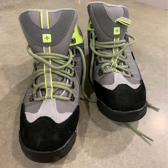 MOUNTAIN Wearhouse boys winter boots. Size 5. NWOT. - Picture 2 of 8